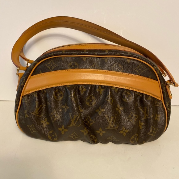 Louis Vuitton Handbags - Louis Vuitton Klara handbag